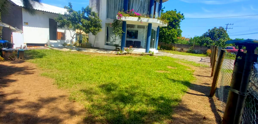 3 Casas á venda ideais para ponto comercial e residencial em Imbituba de frente para BR 101