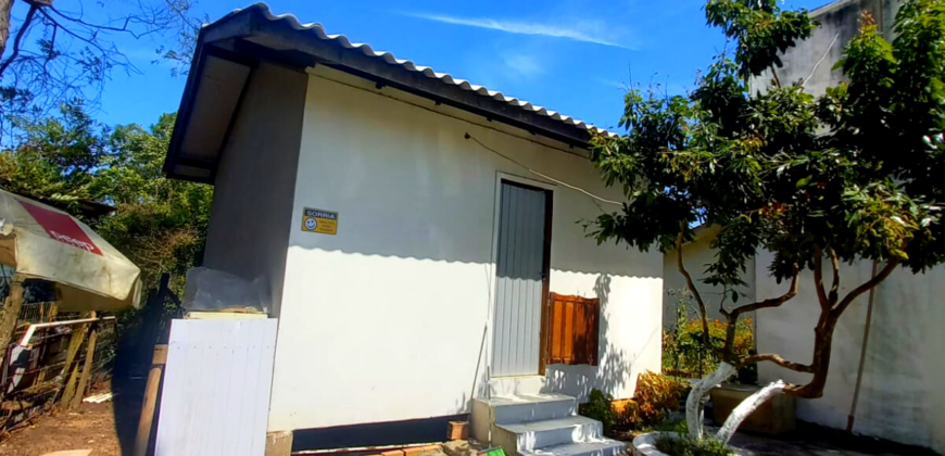 3 Casas á venda ideais para ponto comercial e residencial em Imbituba de frente para BR 101