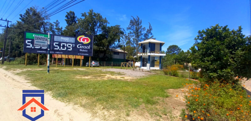 3 Casas á venda ideais para ponto comercial e residencial em Imbituba de frente para BR 101