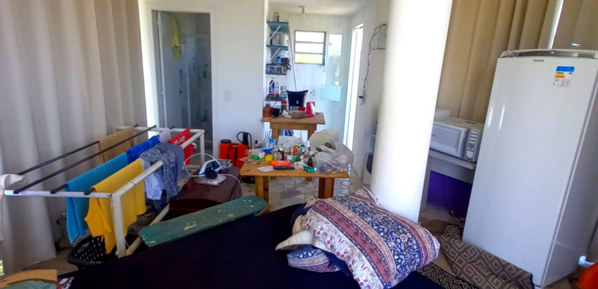 3 Casas á venda ideais para ponto comercial e residencial em Imbituba de frente para BR 101