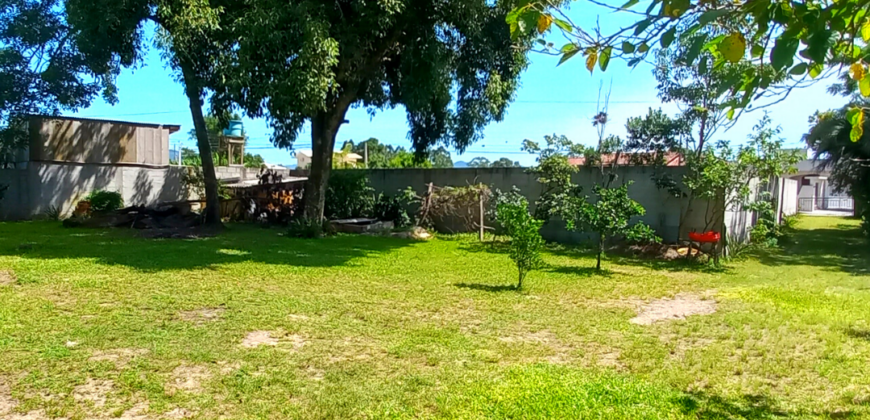 Casa em Imbituba localizada no bairro Alto Arroio a 3km até a praia
