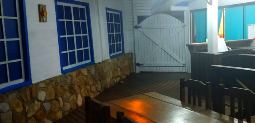 Casa em Imbituba, localizada no bairro Ibiraquera