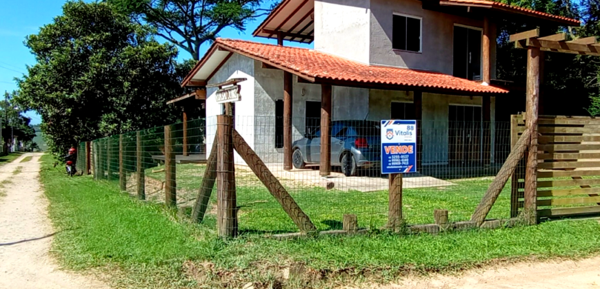 Casa em Imbituba, no bairro Alto Arroio, a 150 metros até a lagoa