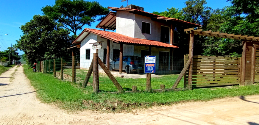 Casa em Imbituba, no bairro Alto Arroio, a 150 metros até a lagoa