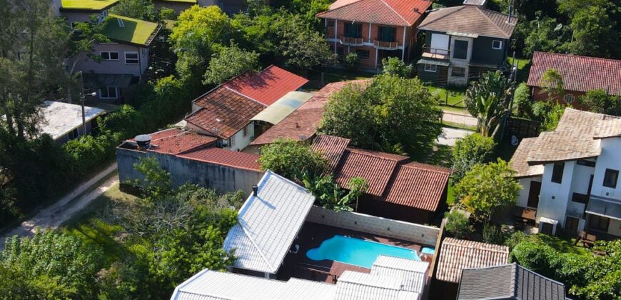 Casa em Imbituba, no bairro Alto Arroio á 70 metros até a Lagoa de Ibiraquera