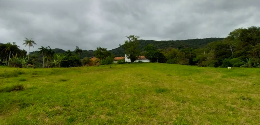 Área em Garopaba medindo 7.495,10m²