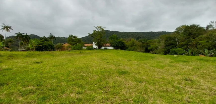 Área em Garopaba medindo 7.495,10m²