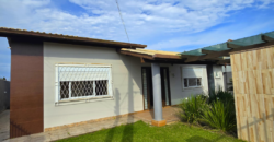 Linda casa em Imbituba, no bairro Alto Arroio á 700 metros até a lagoa do Quintino