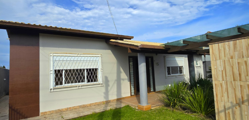 Linda casa em Imbituba, no bairro Alto Arroio á 700 metros até a lagoa do Quintino