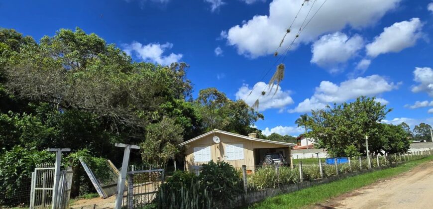 Vendo Chácara em Imbituba, no bairro Sambaqui, medindo 1462m²