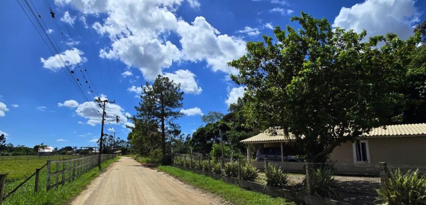 Vendo Chácara em Imbituba, no bairro Sambaqui, medindo 1462m²