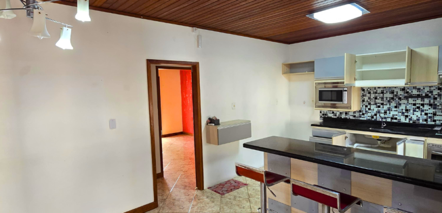 Linda casa em Imbituba, no bairro Alto Arroio á 700 metros até a lagoa do Quintino