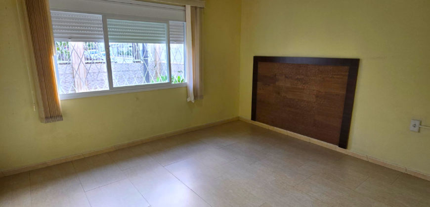 Linda casa em Imbituba, no bairro Alto Arroio á 700 metros até a lagoa do Quintino