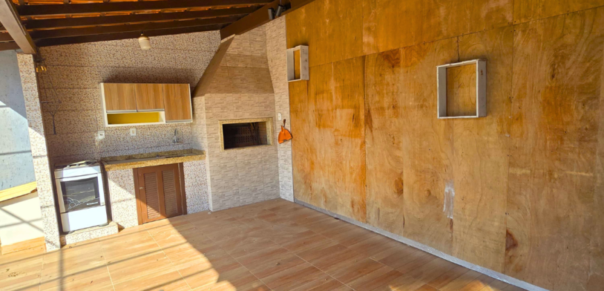 Linda casa em Imbituba, no bairro Alto Arroio á 700 metros até a lagoa do Quintino
