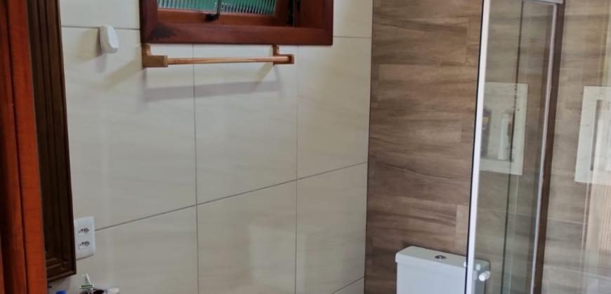 Casa em Imbituba, localizada no bairro Alto Arroio, a 2km até a lagoa de Ibiraquera