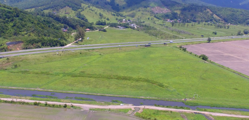 Área á venda em Penha, Imbituba-SC de frente para BR 101