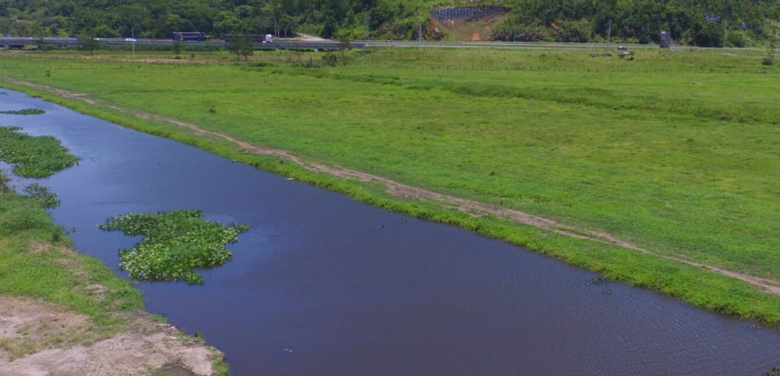 Área á venda em Penha, Imbituba-SC de frente para BR 101