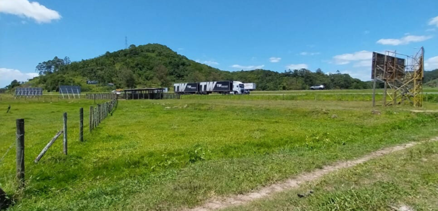 Área á venda em Penha, Imbituba-SC de frente para BR 101