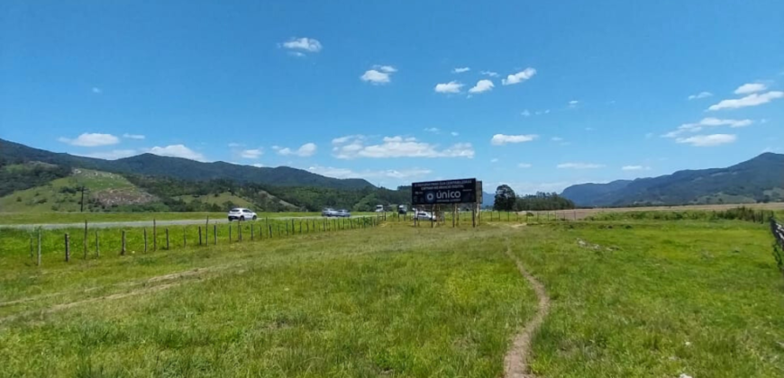 Área á venda em Penha, Imbituba-SC de frente para BR 101