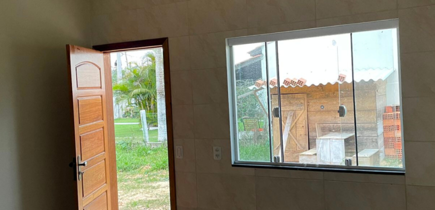 Casa em Imbituba, localizada no bairro Alto Arroio, a 200 metros até a lagoa de Ibiraquera