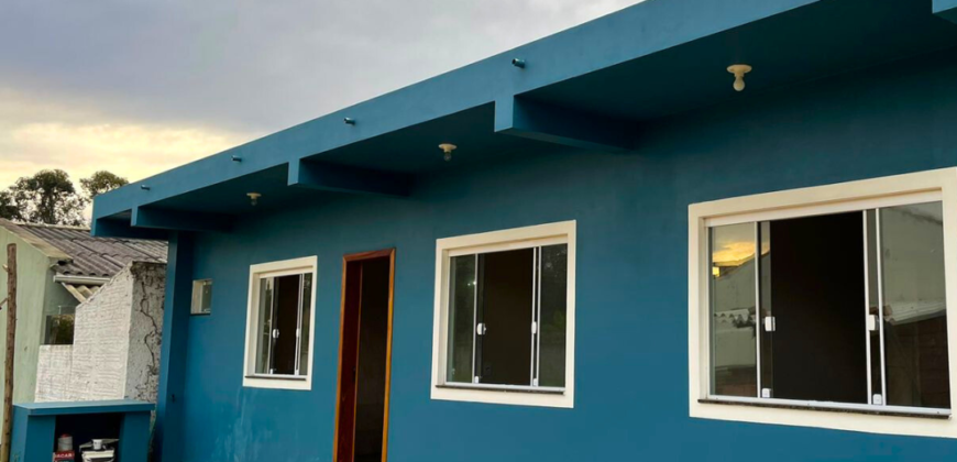 Casa em Imbituba, localizada no bairro Alto Arroio, a 200 metros até a lagoa de Ibiraquera