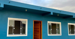 Casa em Imbituba, localizada no bairro Alto Arroio, a 200 metros até a lagoa de Ibiraquera