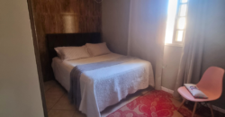 Casa de Alto Padrão localizada no Porto da Vila