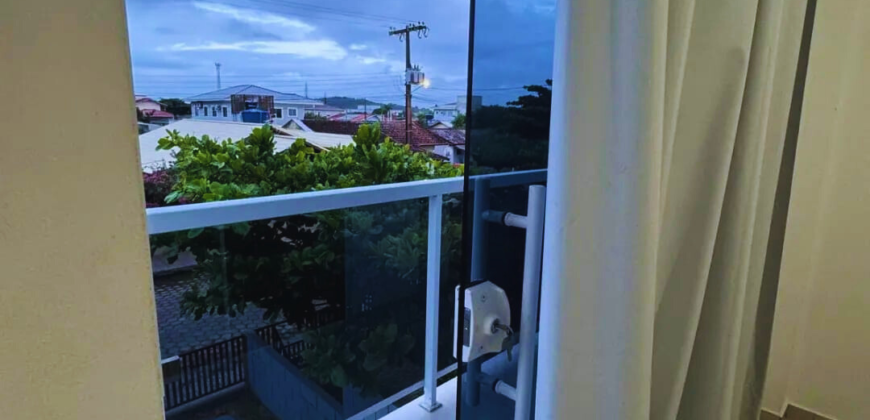 Sobrado localizado em Palhoça á 300 metros até a Praia do Sonho