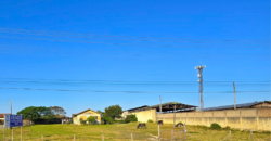Área comercial em frente a marginal da Br 101 medindo 3.200m²