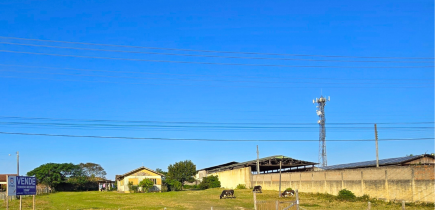 Área comercial em frente a marginal da Br 101 medindo 3.200m²