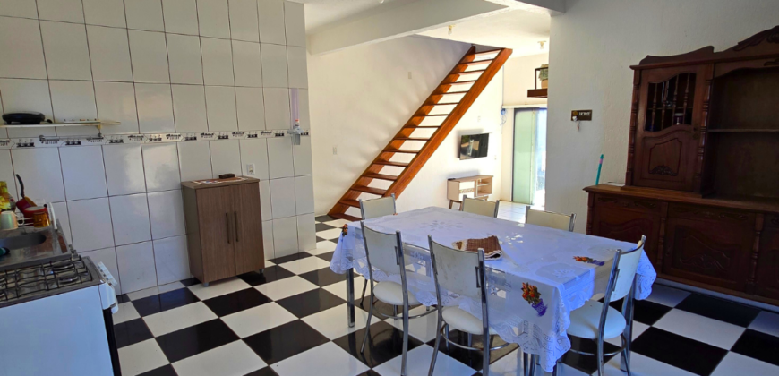 Casa em Imbituba localizada no bairro Ibiraquera á 500 metros até a lagoa