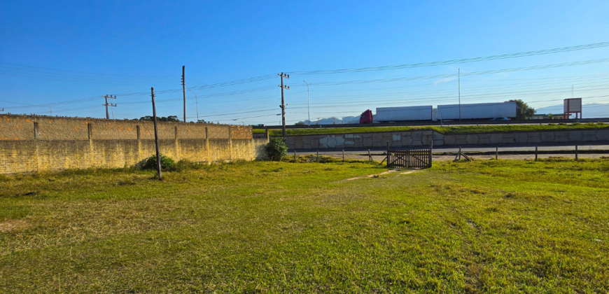 Área comercial em frente a marginal da Br 101 medindo 3.200m²