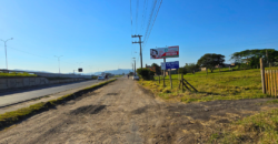 Área comercial em frente a marginal da Br 101 medindo 3.200m²