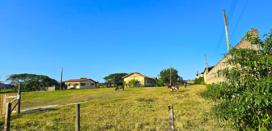 Área comercial em frente a marginal da Br 101 medindo 3.200m²