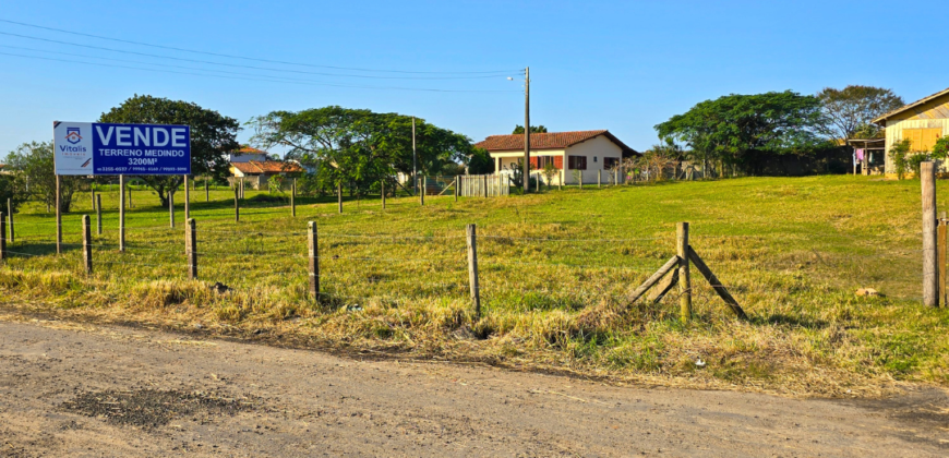 Área comercial em frente a marginal da Br 101 medindo 3.200m²