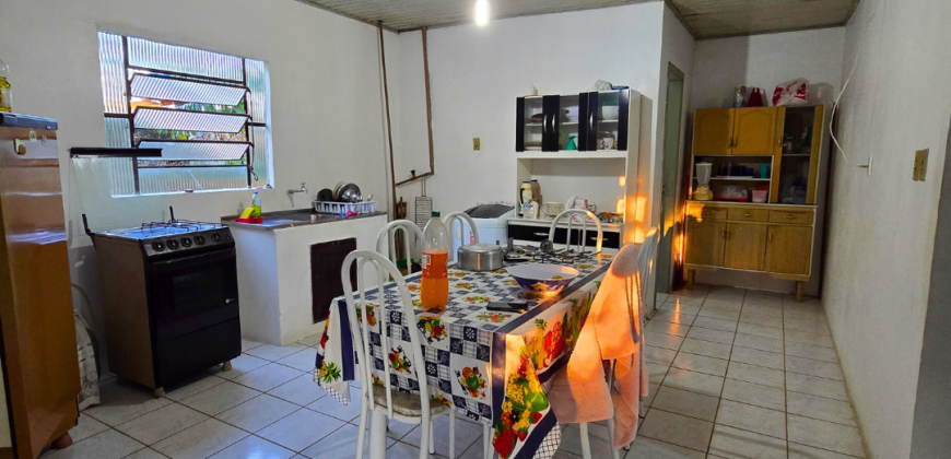 Casa em Imbituba localizada no bairro Alto Arroio, á 150 metros até a lagoa de Ibiraquera