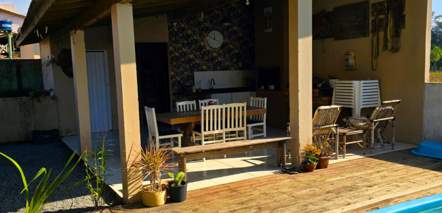Casa em Imbituba localizada no bairro Alto Arroio