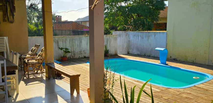 Casa em Imbituba localizada no bairro Alto Arroio