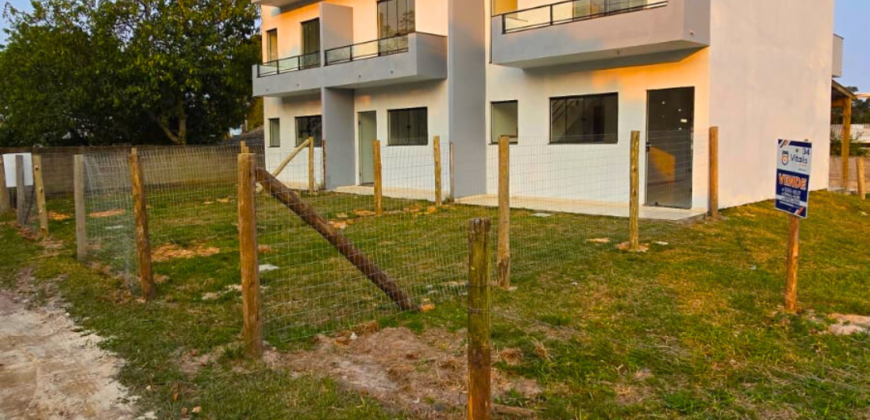 03 Sobrados á venda em Imbituba localizados no bairro Alto Arroio
