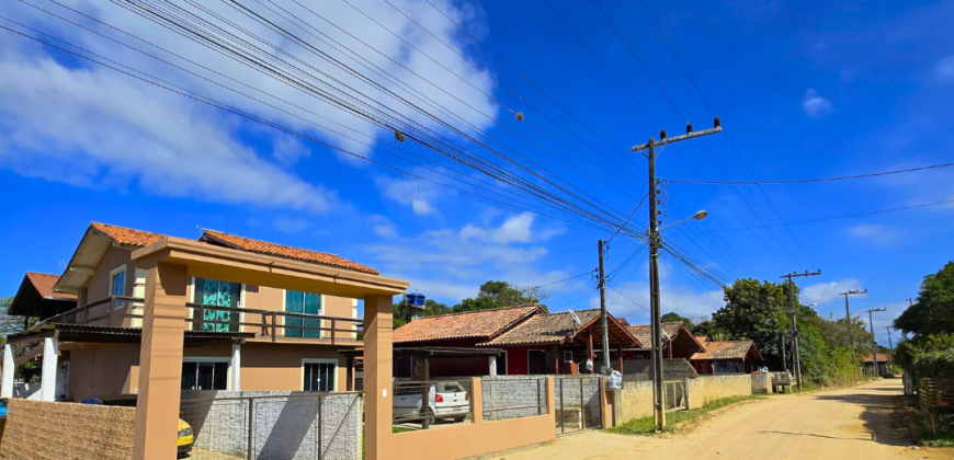 Casa em Imbituba localizada no bairro Alto Arroio á 150 metros até a lagoa