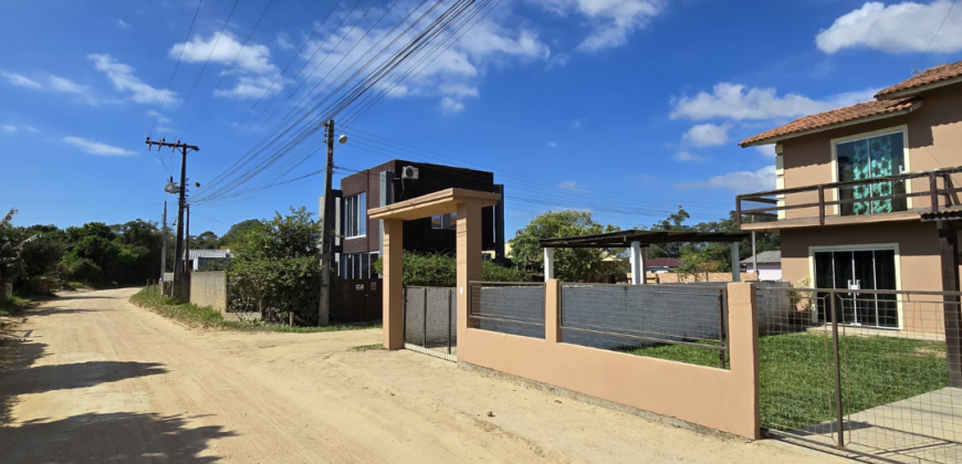 Casa em Imbituba localizada no bairro Alto Arroio á 150 metros até a lagoa