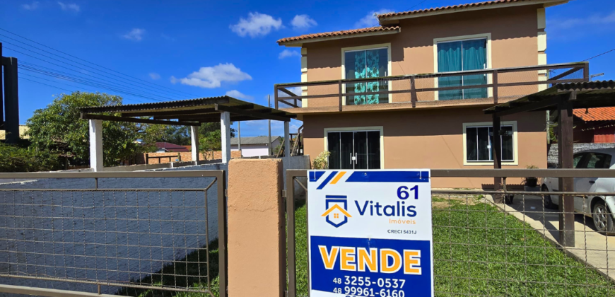 Casa em Imbituba localizada no bairro Alto Arroio á 150 metros até a lagoa
