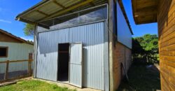 Casa com galpão á venda em Imbituba, localizado no bairro Arroio