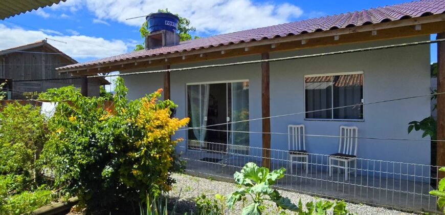 02 casas á venda em Imbituba localizada no bairro Alto Arroio á 1km até a lagoa