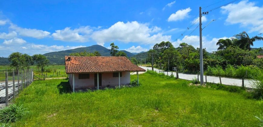 Imóvel para ponto comercial localizado no bairro Campo Duna em frente a SC434