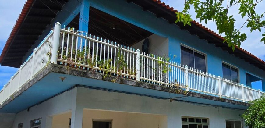 Duas casas á venda na Praia da Ferrugem (capão) – Garopaba/SC