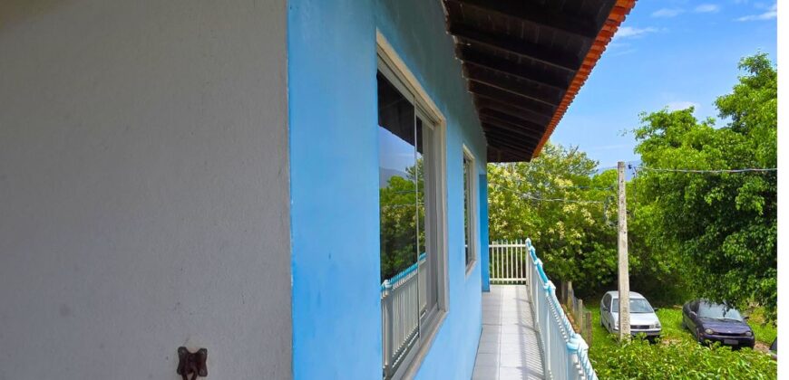 Duas casas á venda na Praia da Ferrugem (capão) – Garopaba/SC
