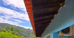 Duas casas á venda na Praia da Ferrugem (capão) – Garopaba/SC