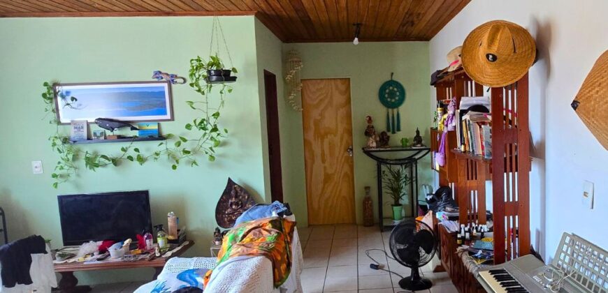 Duas casas á venda na Praia da Ferrugem (capão) – Garopaba/SC