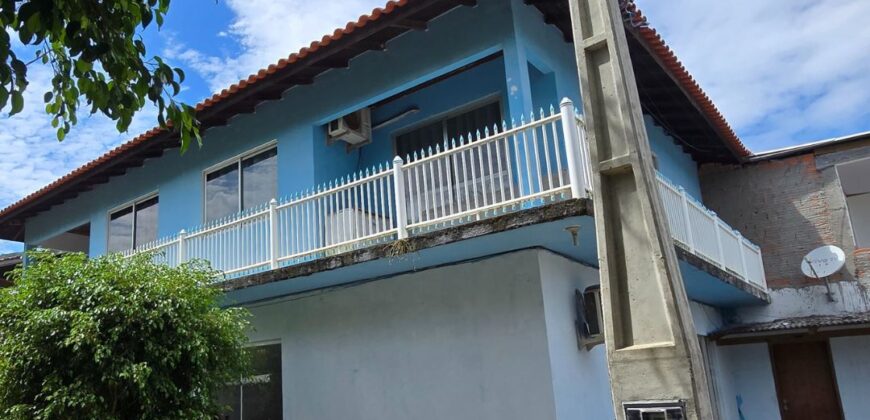 Duas casas á venda na Praia da Ferrugem (capão) – Garopaba/SC